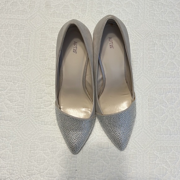 Heels - Picture 5 of 6